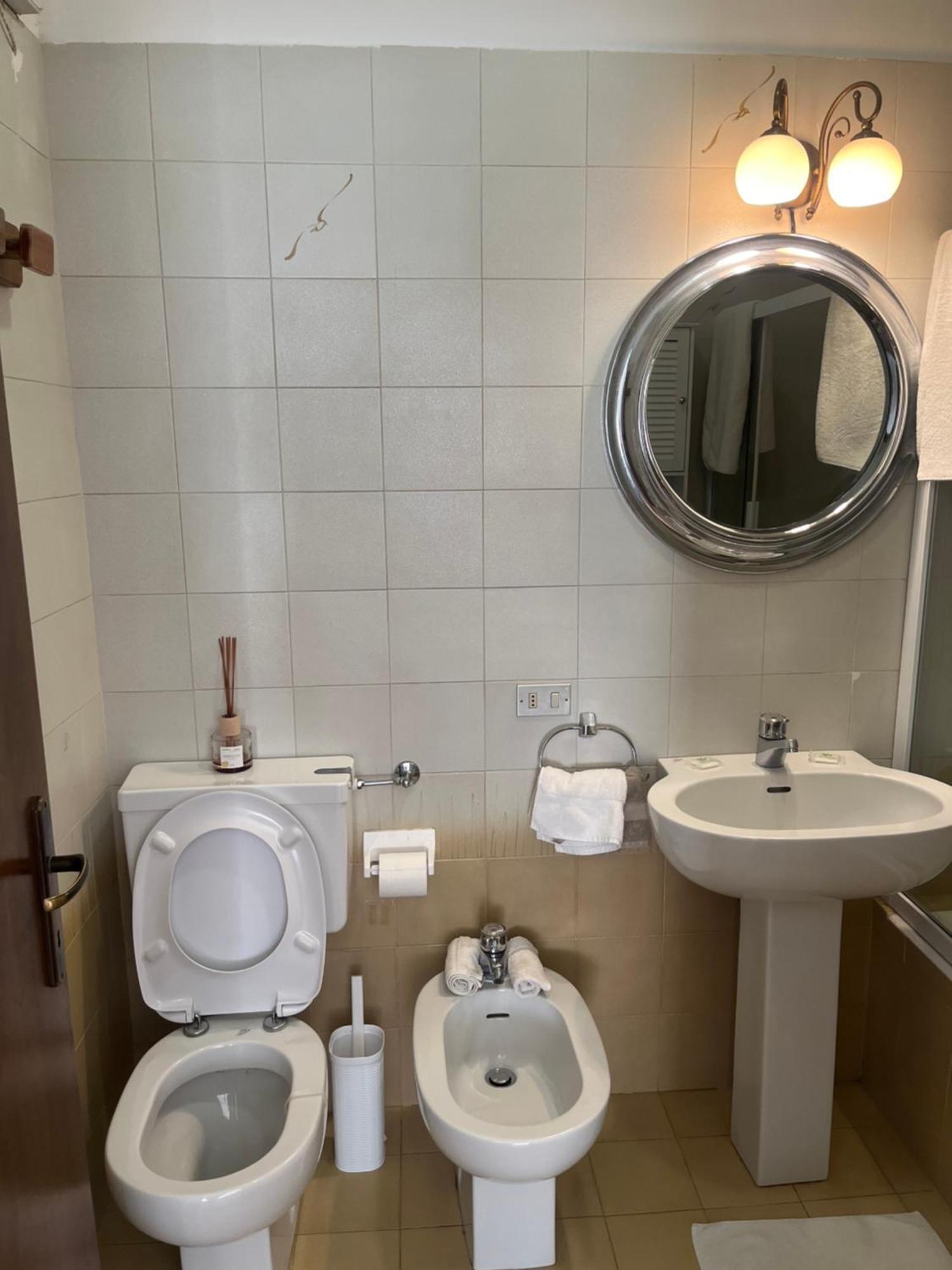 Casina Apartment เบลลาโจ ภายนอก รูปภาพ